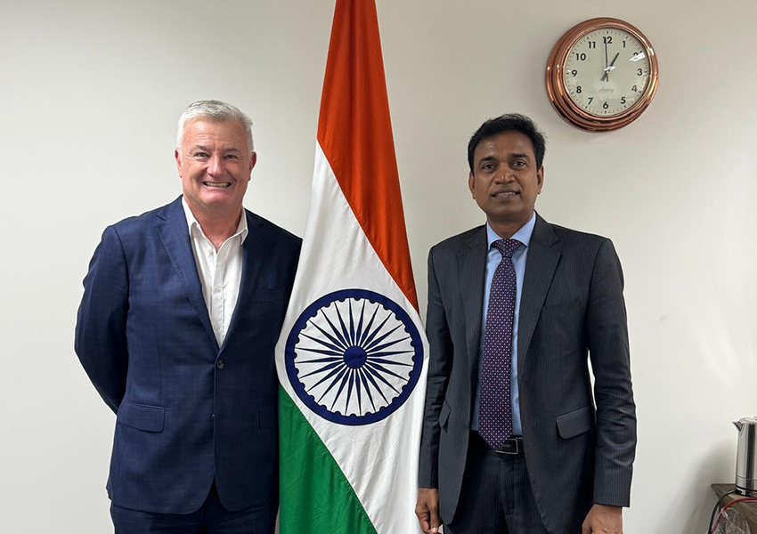 Cotton Australia CEO Adam Kay with the Indian Consul General, Dr. S. Janakiraman,