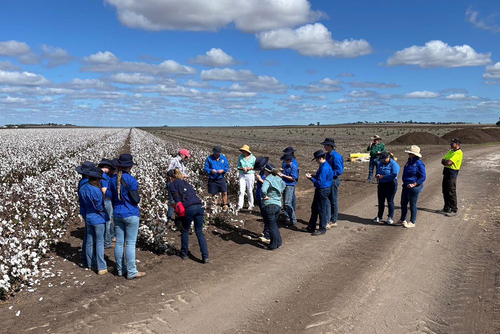 West Moreton Anglican College students visited ‘Evanslea’, the dryland cotton farm of Ralph and Barb Grey
