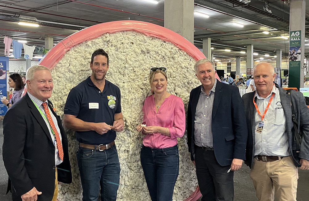 After the Roundtable evtn Federal Agricultural Minister Julie Collins and the Assistant Agricultural Minister Senator Anthony Chisholm visited the Ekka.