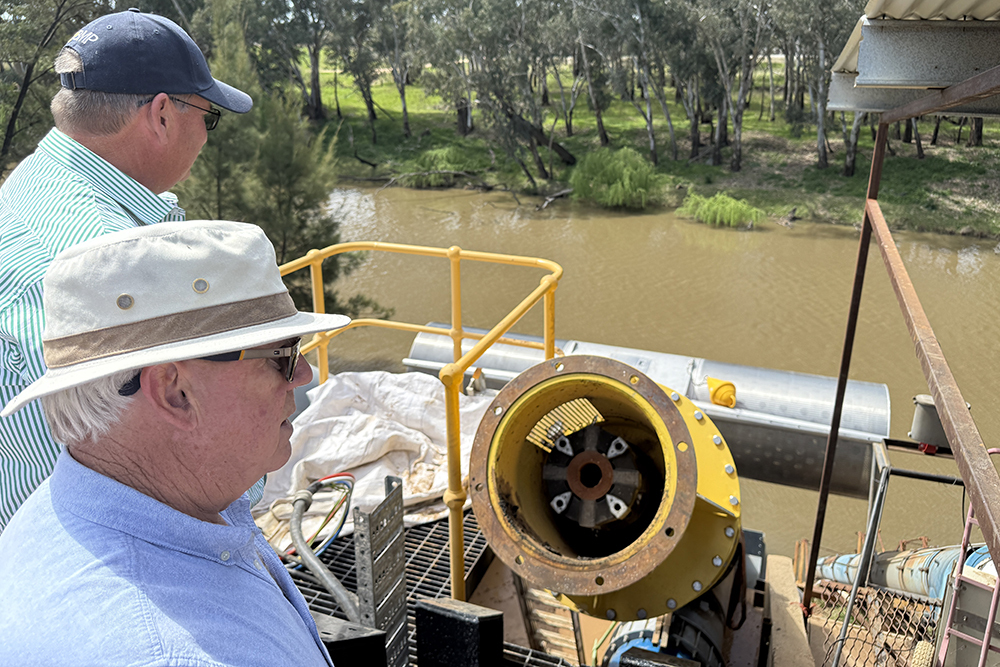 CA Directors inspecting fish screens at the Narromine Irrigation Scheme