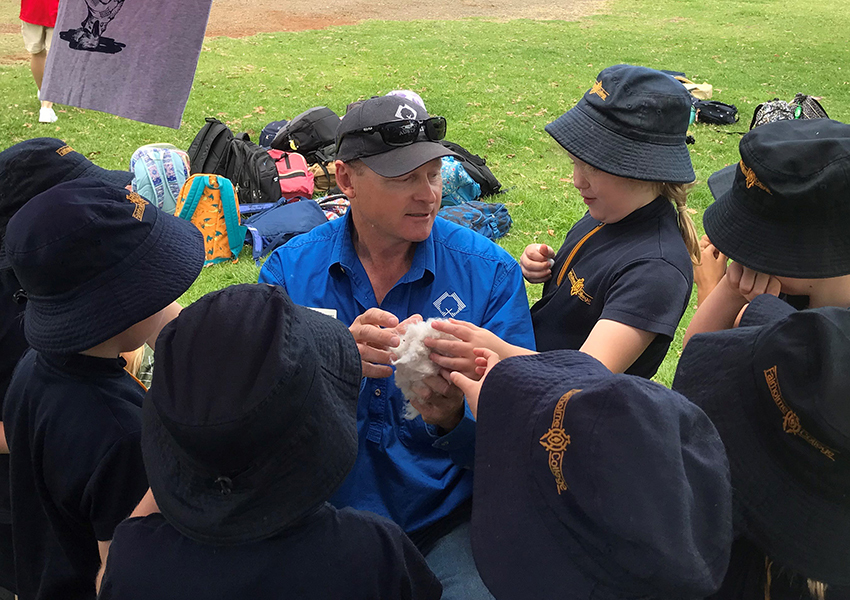 Cotton Australia’s Howard Coggan facilitating a workshop on IPM and general cotton knowledge.