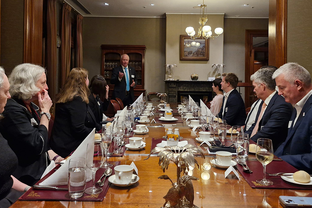 Cotton Australia’s Michael Murray addressing key state ministers and their advisors at a hosted a dinner at the NSW Parliament.