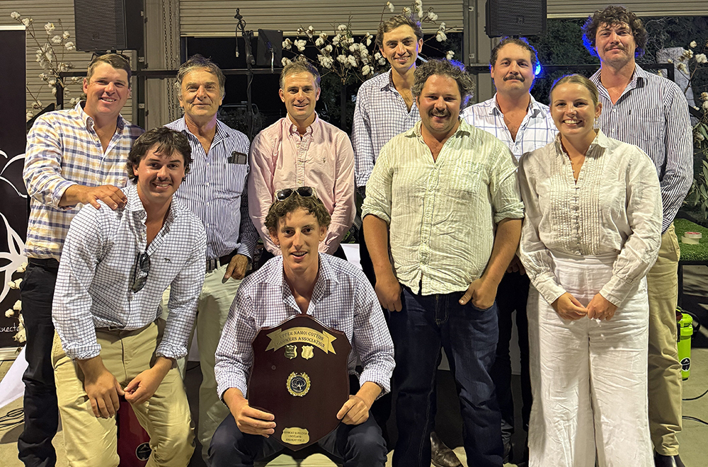 Rob Eveleigh with the 2024/2025 Highest Dryland Ginned Yield Award Winner Merrilong Agricultural Company