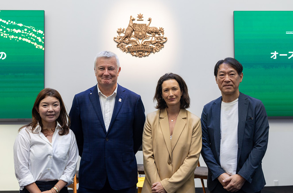 Adam with Lisa Griplas, Australian Wool Innovation (centre right) chaired a panel session with the President of Makers Shirt Kamakura and the General Manager of Style M Takisada