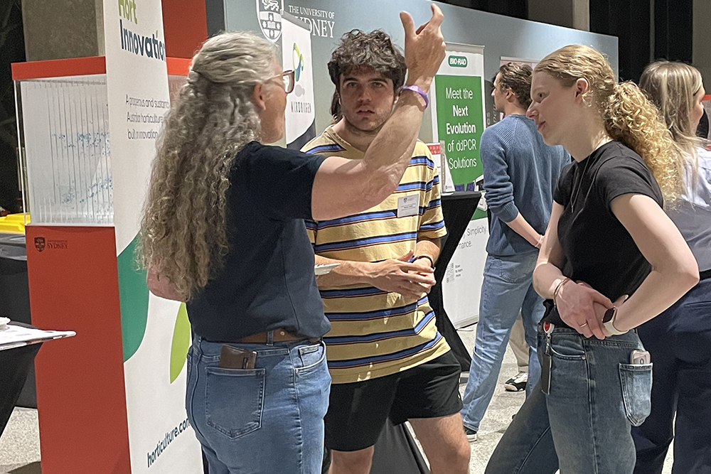 200 students enrolled in Undergraduate, Postgraduate Coursework and Higher Degree Research in the Faculty of Science.