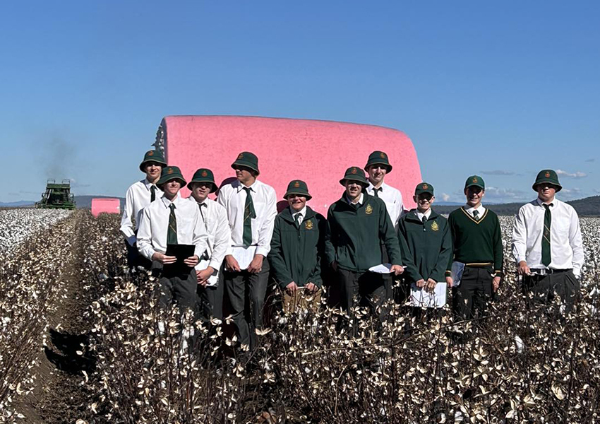 Year 11 agriculture students from Farrer Memorial Agricultural High School visited Breeza Station